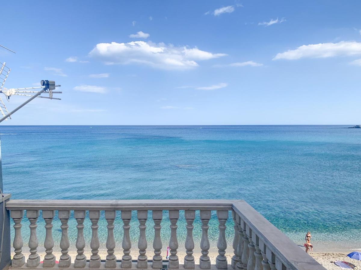 Maremare Apartments Джардини Наксос Екстериор снимка