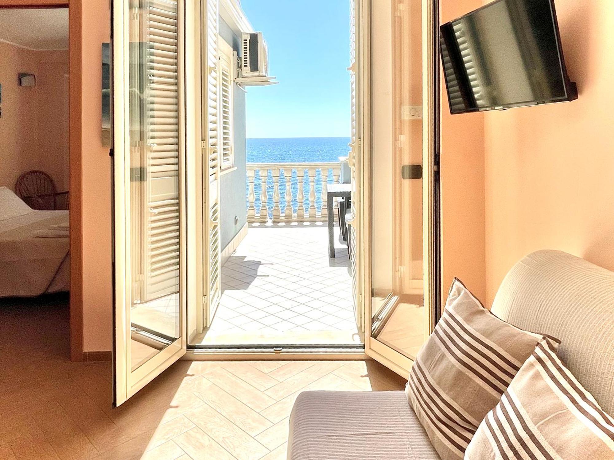 Maremare Apartments Джардини Наксос Екстериор снимка